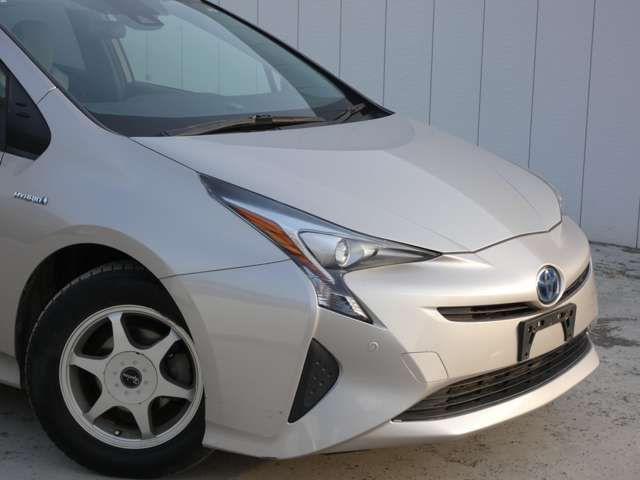 TOYOTA PRIUS 4WD 2016