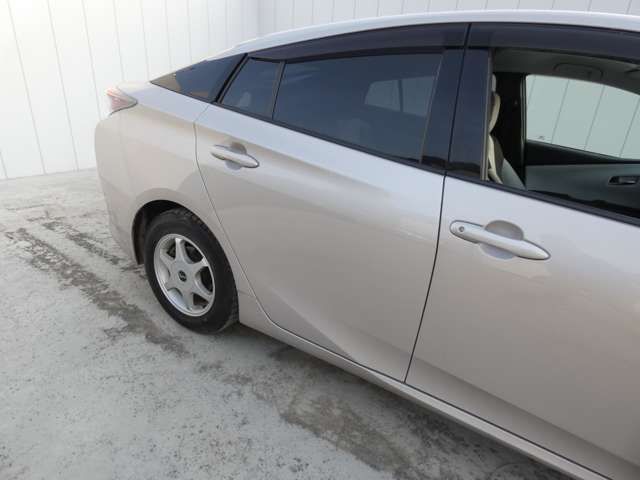 TOYOTA PRIUS 4WD 2016