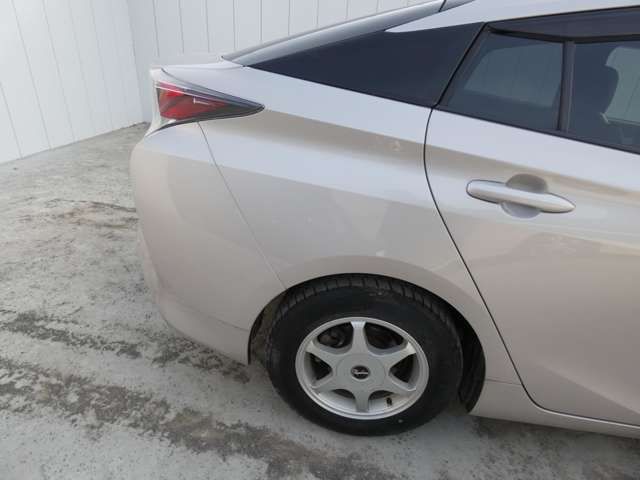 TOYOTA PRIUS 4WD 2016