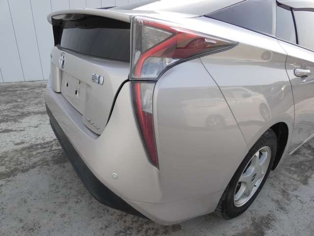 TOYOTA PRIUS 4WD 2016