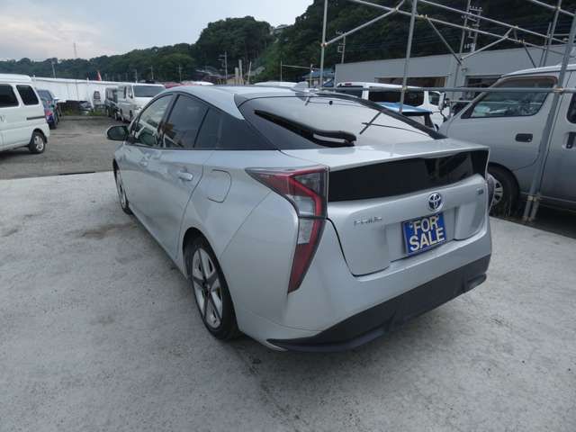 TOYOTA PRIUS 2016
