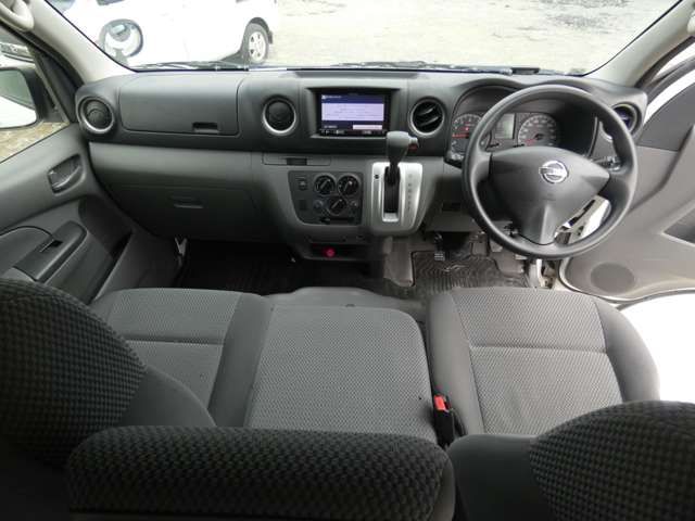 NISSAN NV350 CARAVAN 2012