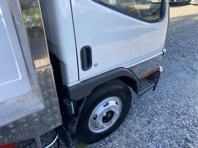 MITSUBISHI CANTER 2001