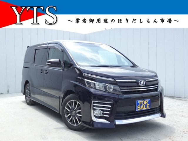 TOYOTA VOXY 2014