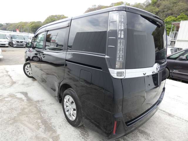 TOYOTA VOXY 2014