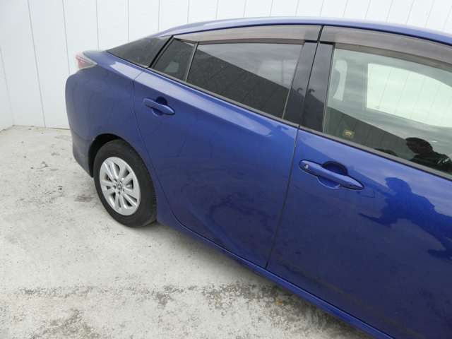TOYOTA PRIUS 2016