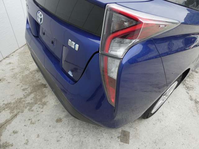 TOYOTA PRIUS 2016