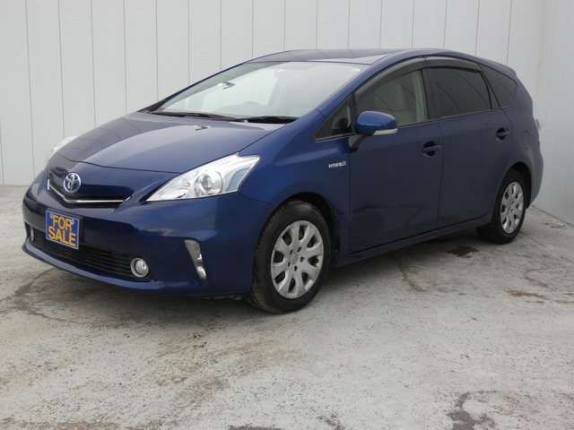 TOYOTA PRIUS Alpha 2012
