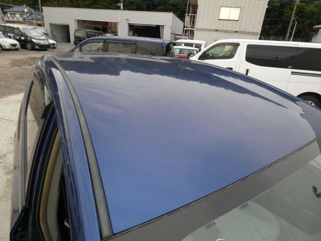 TOYOTA PRIUS Alpha 2012