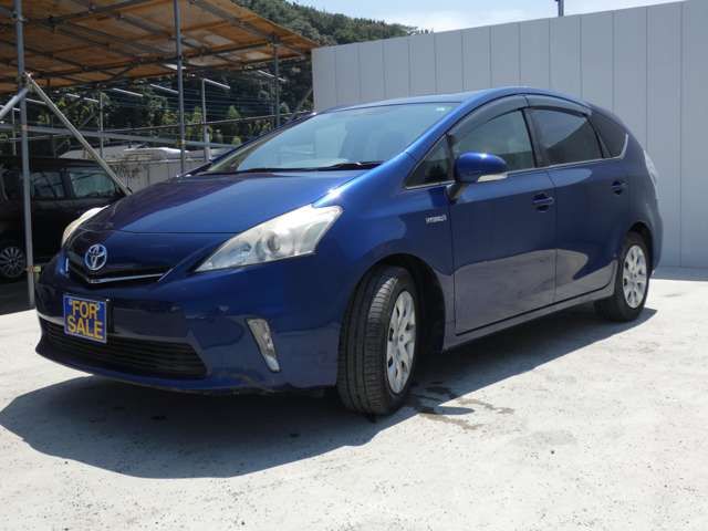 TOYOTA PRIUS Alpha 2012