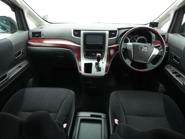 TOYOTA VELLFIRE 2009