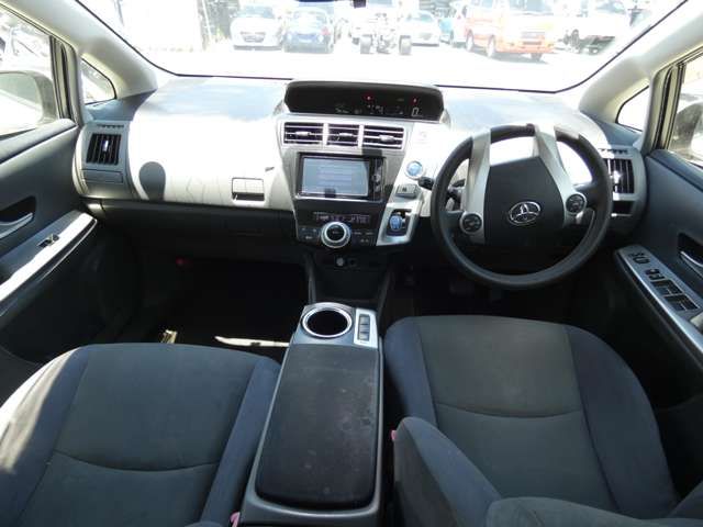 TOYOTA PRIUS Alpha 2013