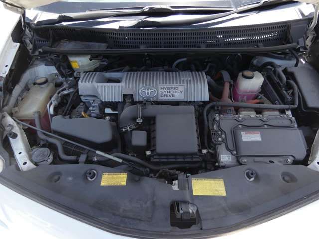 TOYOTA PRIUS Alpha 2013