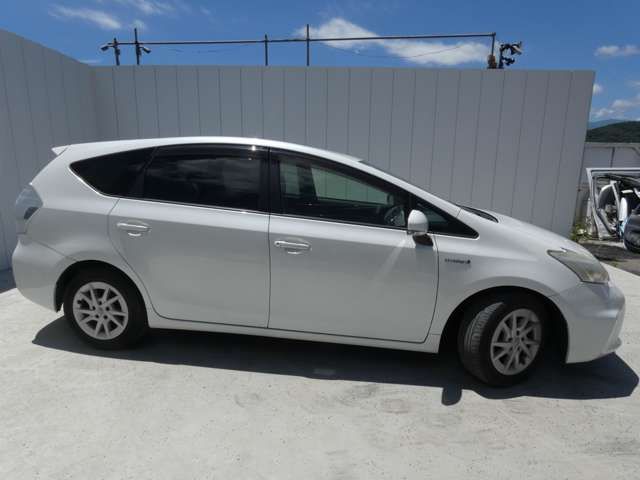 TOYOTA PRIUS Alpha 2013