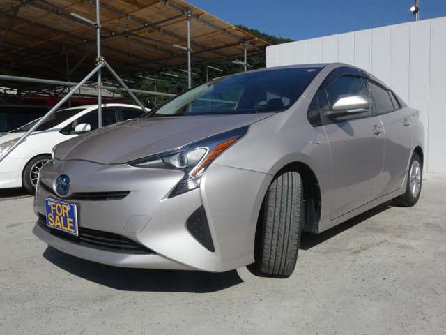 TOYOTA PRIUS 2016