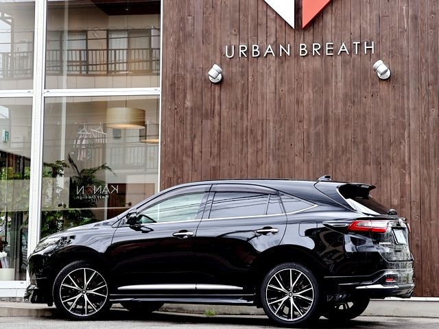 TOYOTA HARRIER 2WD 2017