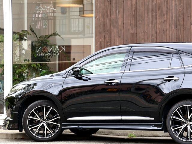 TOYOTA HARRIER 2WD 2017