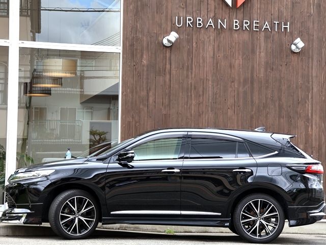 TOYOTA HARRIER 2WD 2017