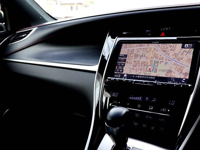 TOYOTA HARRIER 2WD 2017