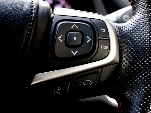 TOYOTA HARRIER 2WD 2017