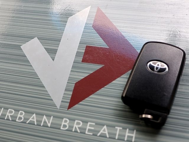 TOYOTA HARRIER 2WD 2017