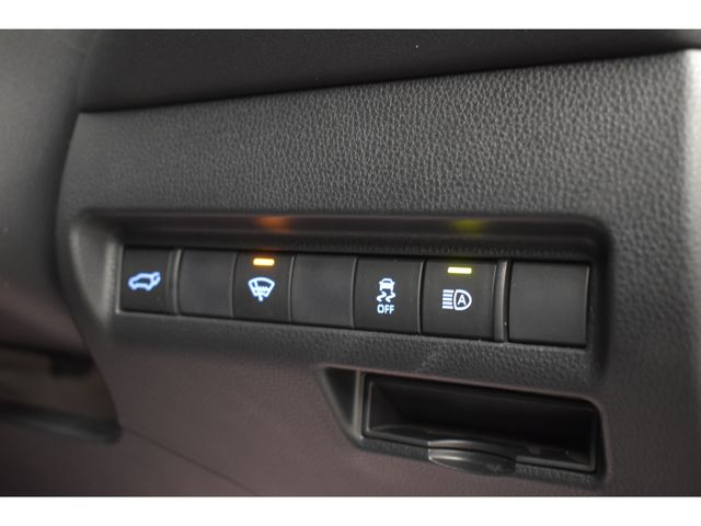 TOYOTA HARRIER 4WD 2020