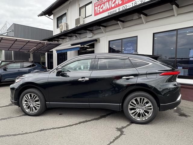 TOYOTA HARRIER 2WD 2023