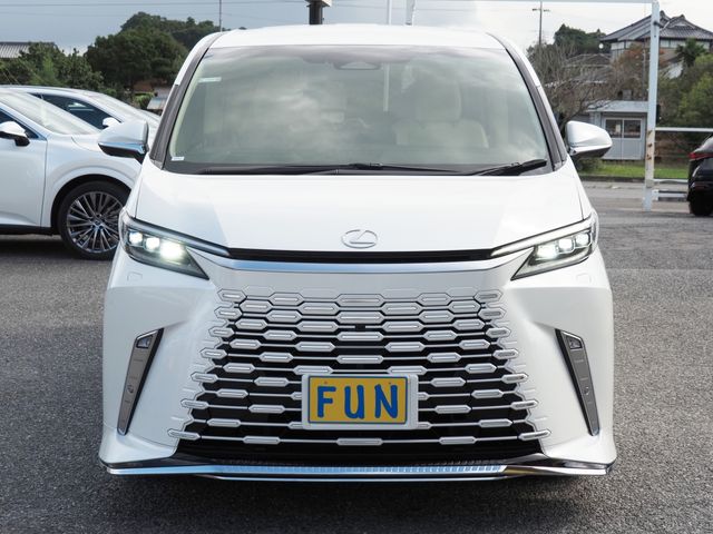 TOYOTA ???? LM500h 2025