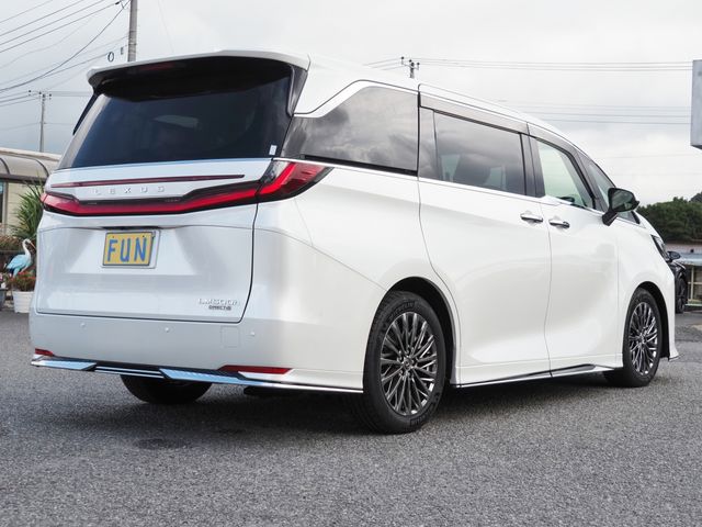 TOYOTA ???? LM500h 2025