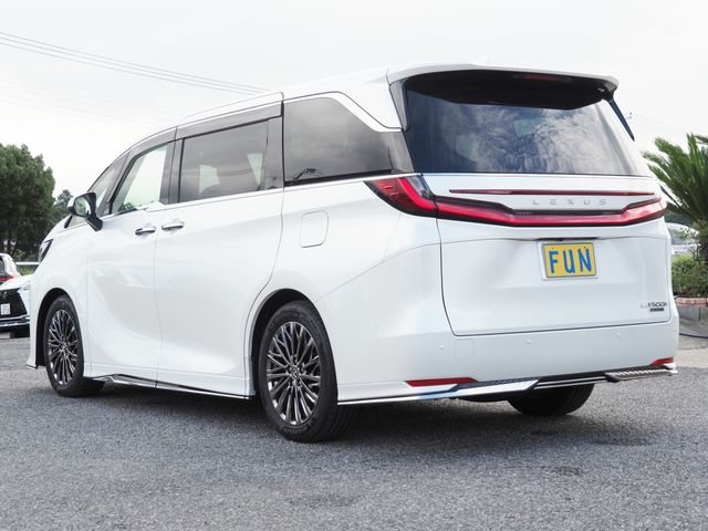 TOYOTA ???? LM500h 2025