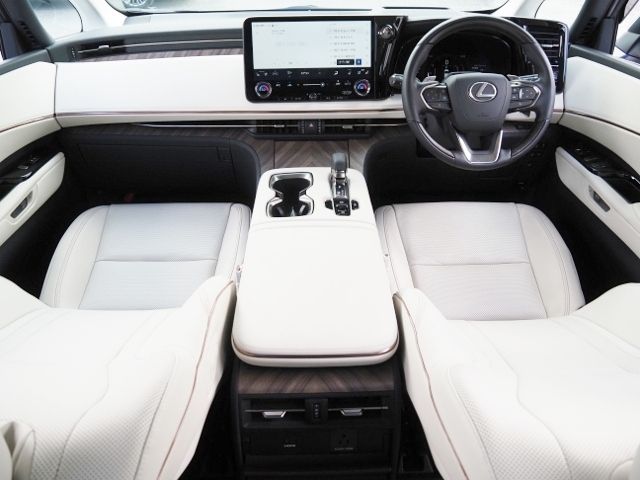 TOYOTA ???? LM500h 2025