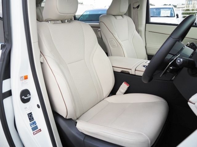 TOYOTA ???? LM500h 2025