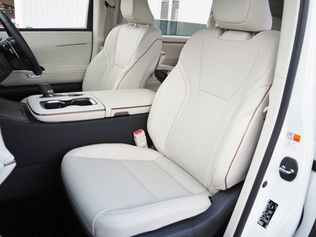 TOYOTA ???? LM500h 2025