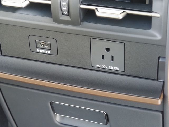 TOYOTA ???? LM500h 2025