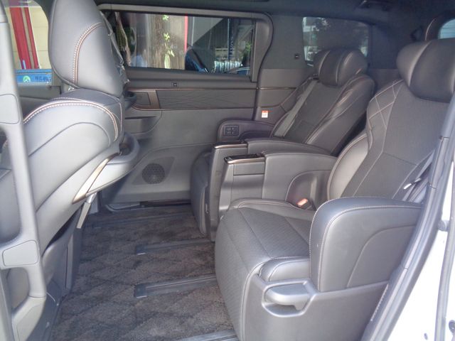 TOYOTA VELLFIRE  HYBRID 2024