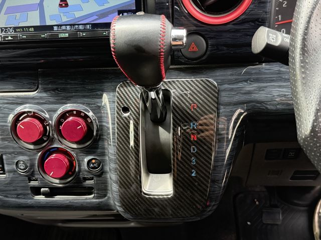 NISSAN CARAVAN van 4WD 2018