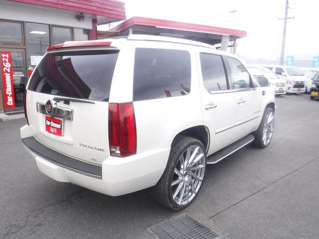 CADILLAC CADILLAC ESCALADE 2013