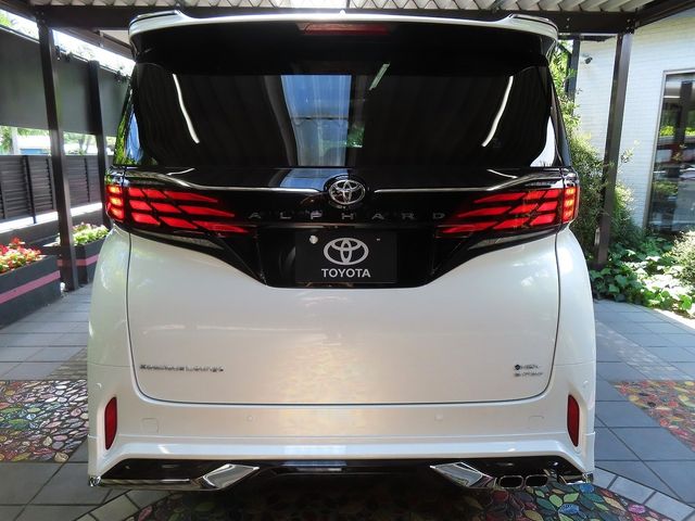 TOYOTA ALPHARD hybrid 4WD 2025