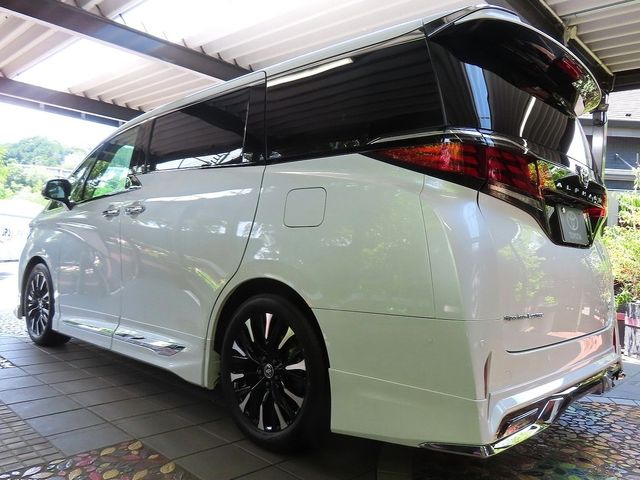 TOYOTA ALPHARD hybrid 4WD 2025