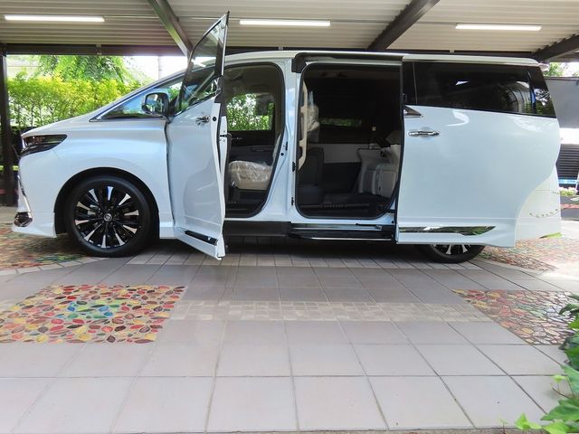 TOYOTA ALPHARD hybrid 4WD 2025