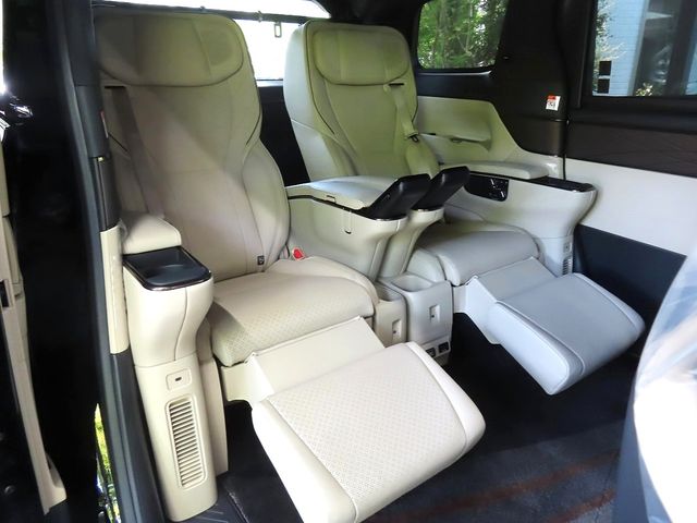 TOYOTA ALPHARD hybrid 4WD 2025