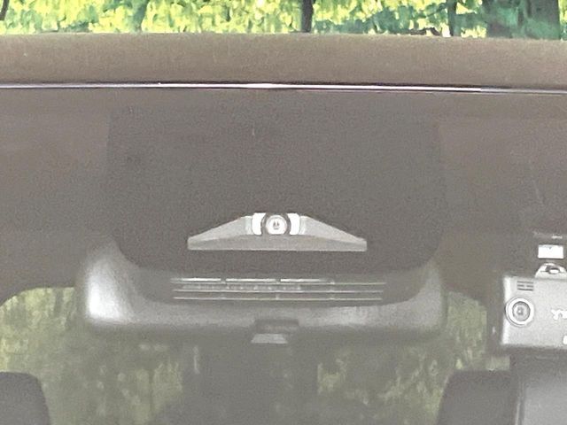 TOYOTA VOXY HYBRID 2022