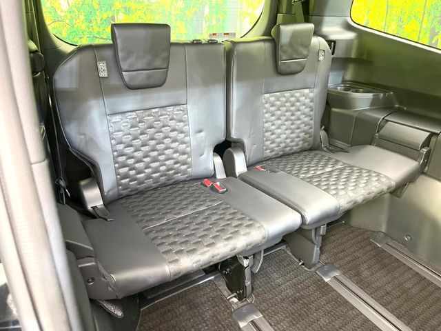 TOYOTA VOXY HYBRID 2022