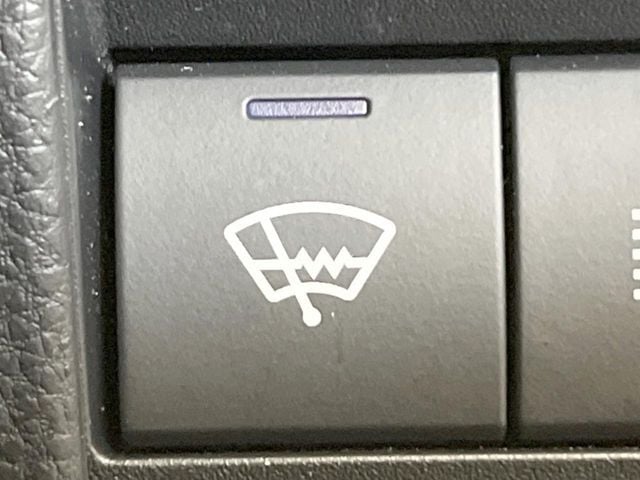 TOYOTA NOAH 4WD 2023