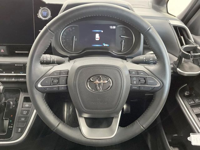 TOYOTA NOAH 4WD 2023