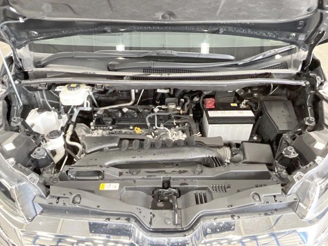 TOYOTA NOAH 4WD 2023