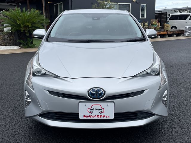 TOYOTA PRIUS 2018