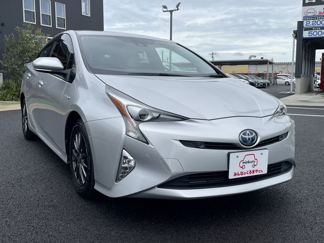 TOYOTA PRIUS 2018