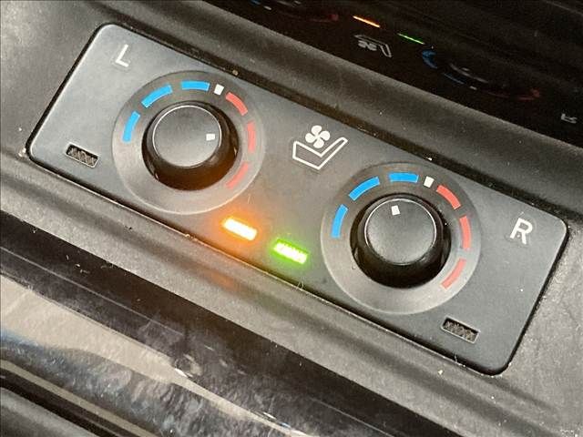 TOYOTA VELLFIRE 2020