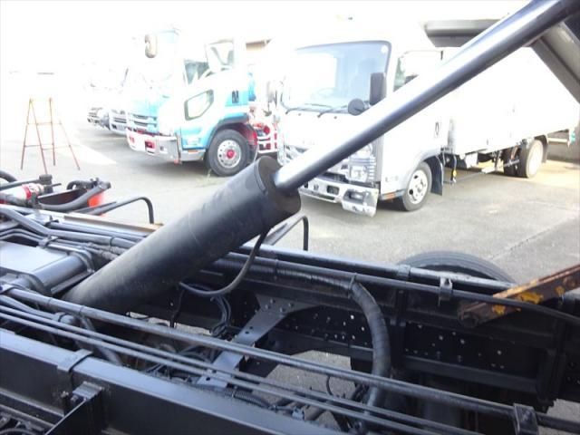 MITSUBISHI FUSOU FIGHTER 2019